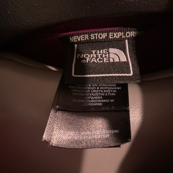 Size small North Face never worn jacket - Picture 3 of 3